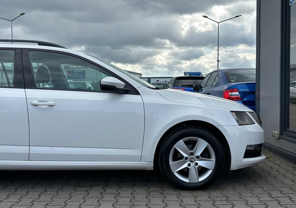 Skoda Octavia cena 37900 przebieg: 295599, rok produkcji 2018 z Jelcz-Laskowice małe 436